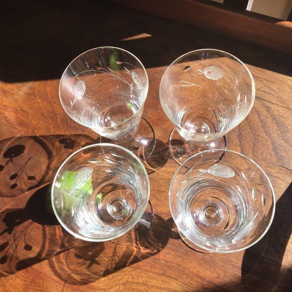 Vintage Set of Four Etched Rose Stemmed Cocktail Glasses - Picture 4 of 7